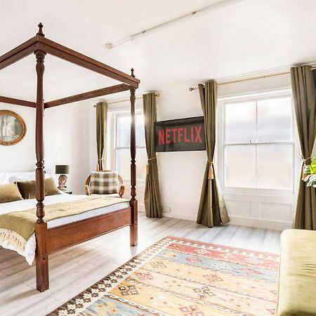 Victorian Style Apartment W/ Four-Poster Bed In Camden Town Лондон Екстериор снимка